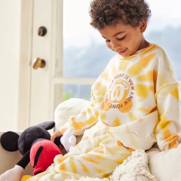 Disney Little Kids Micky Mouse Sweatshirt. - Picture 3 of 9